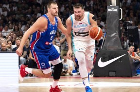 南宫体育-包含东契奇在巴塞罗那比赛中精彩发挥，大胜引发热议！的词条