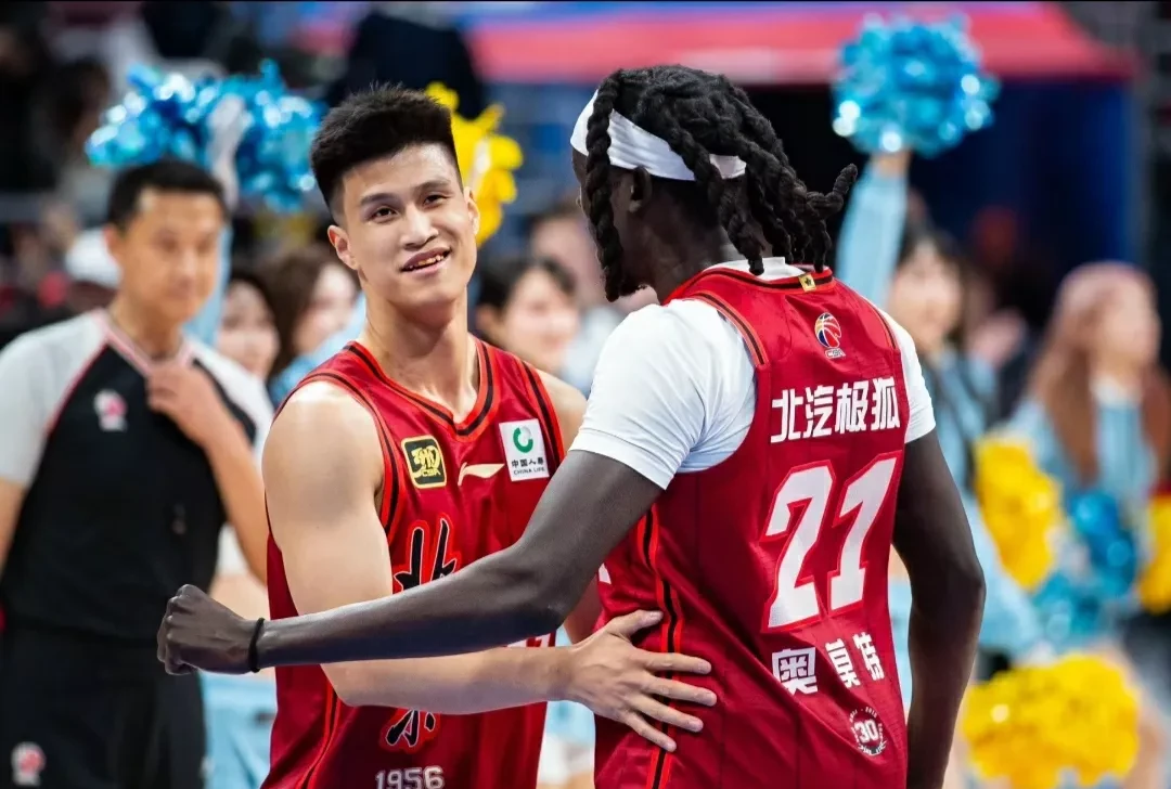 加时末段CBA季后赛传出新动向，菲尼克斯太阳完成体检，管理层表态：信心回归，医务组通报恢复的简单介绍