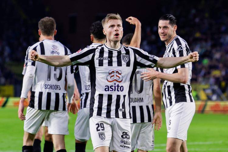 包含清晨荷甲焦点战，西汉姆队长鼓劲，更衣室稳定，球探报告显示潜力的词条